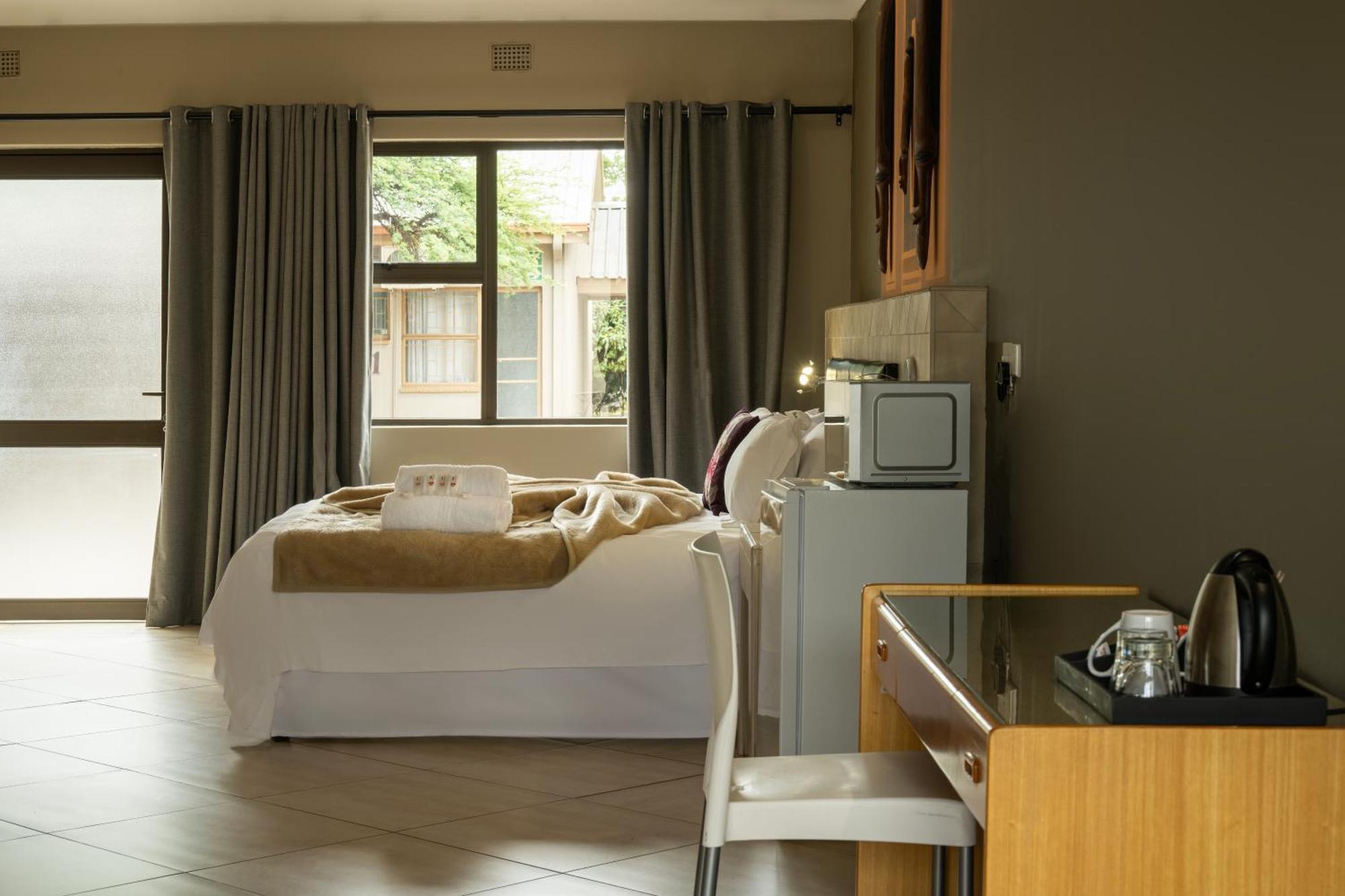 Kuruman Lodge Екстериор снимка